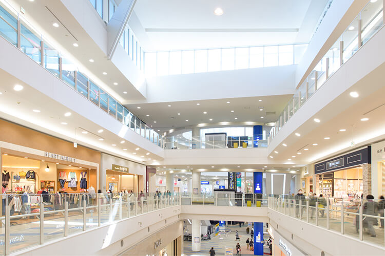 大型商業施設内観